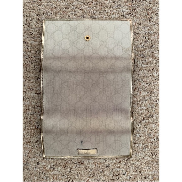 Gucci Signature White Wallet - Picture 4 of 5